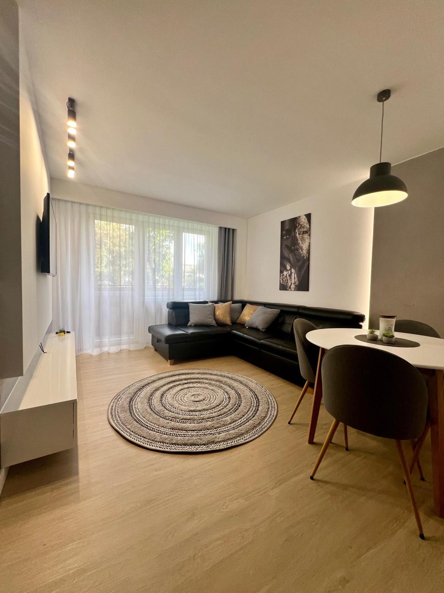 M&S Lux Apartments Kochanowskiego Лодзь Екстер'єр фото